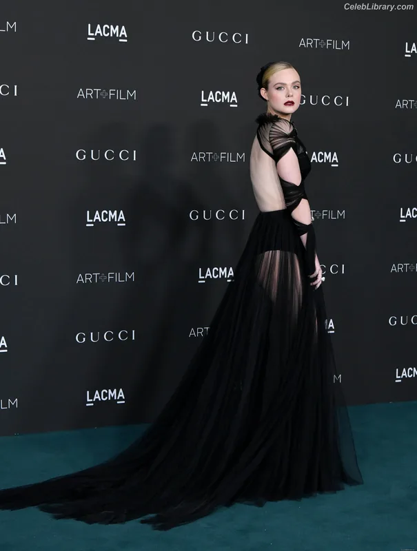 Elle Fanning photo 3 of 4114