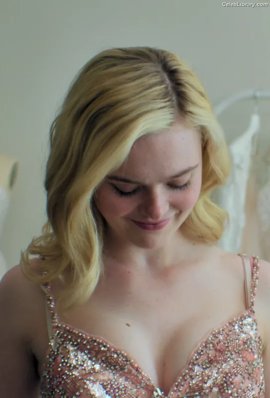 Elle Fanning photo 2 of 4114