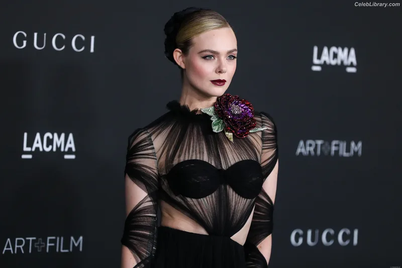 Elle Fanning photo 8 of 4114