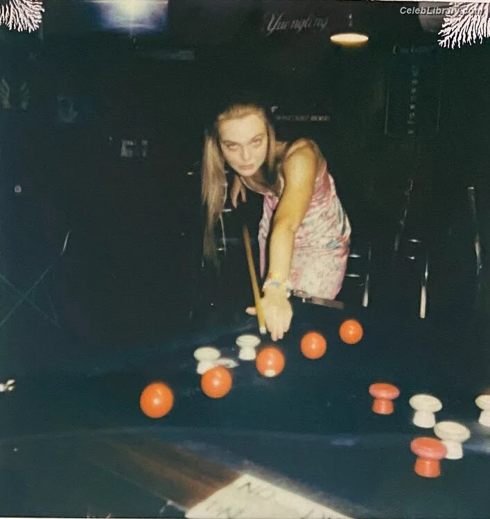 Elle Fanning photo 23 of 4114
