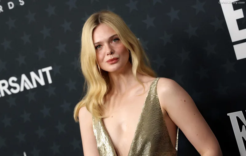 Elle Fanning photo 6 of 4114