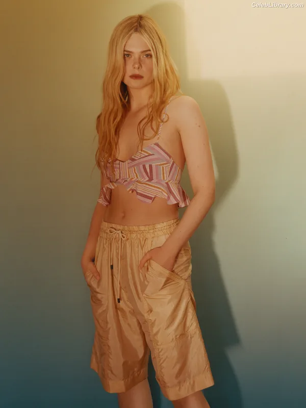 Elle Fanning photo 4 of 4114