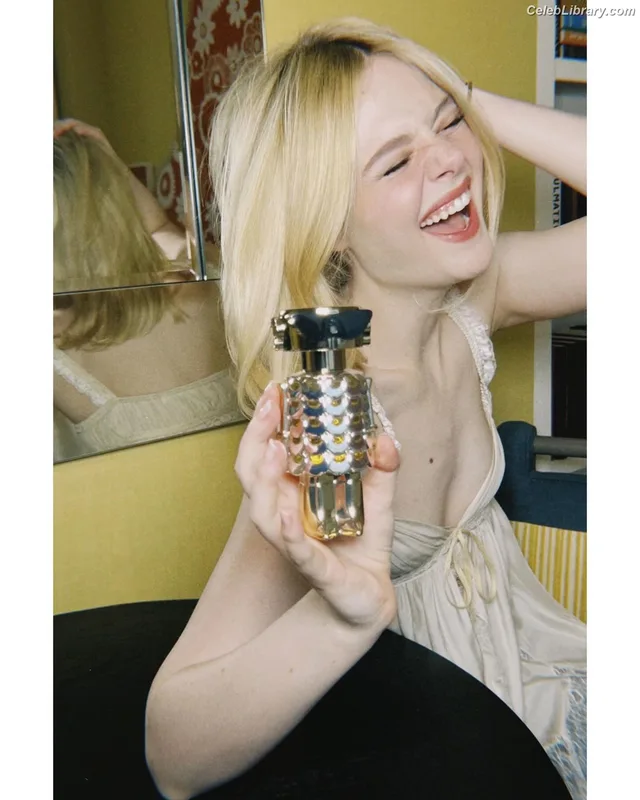 Elle Fanning photo 14 of 4114