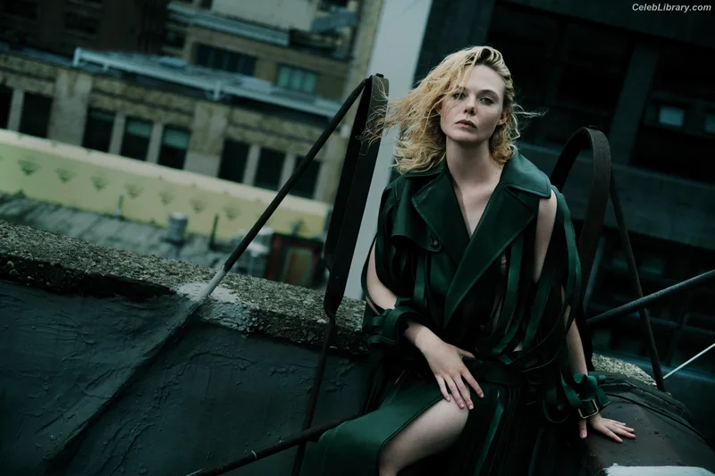 Elle Fanning photo 15 of 4114