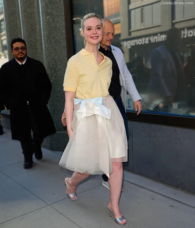 Elle Fanning photo 4 of 4114
