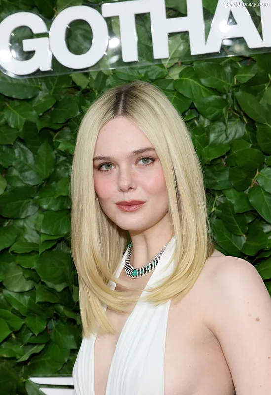 Elle Fanning photo 7 of 4114