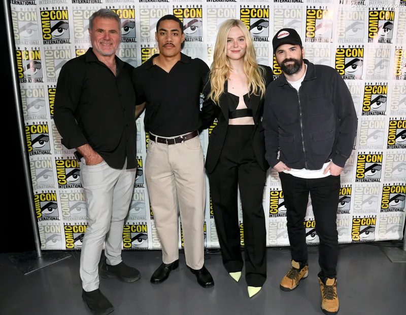 Elle Fanning photo 16 of 4114