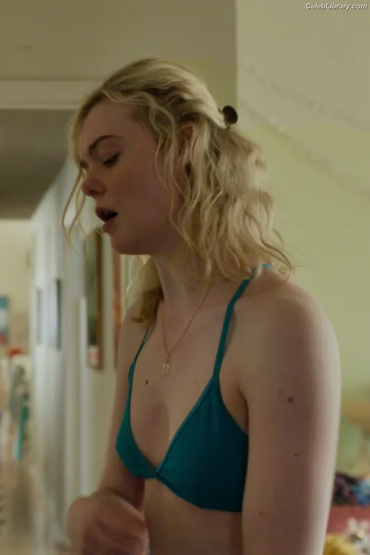 Elle Fanning photo 23 of 4114