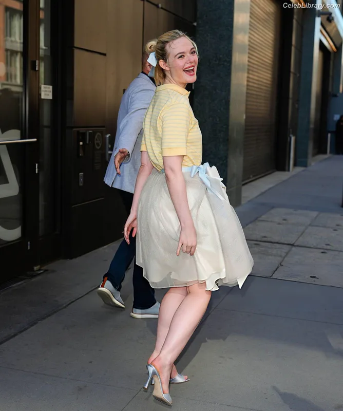 Elle Fanning photo 5 of 4114