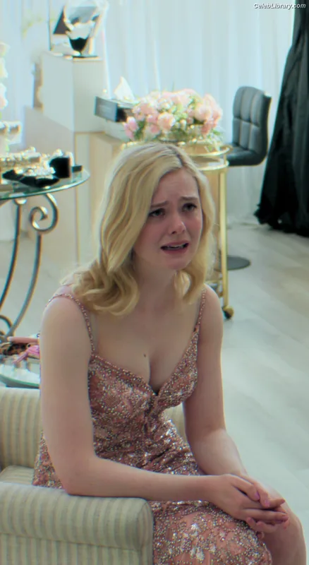 Elle Fanning photo 22 of 4114