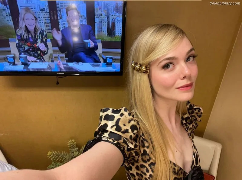 Elle Fanning photo 5 of 4114