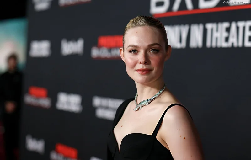 Elle Fanning photo 7 of 4114