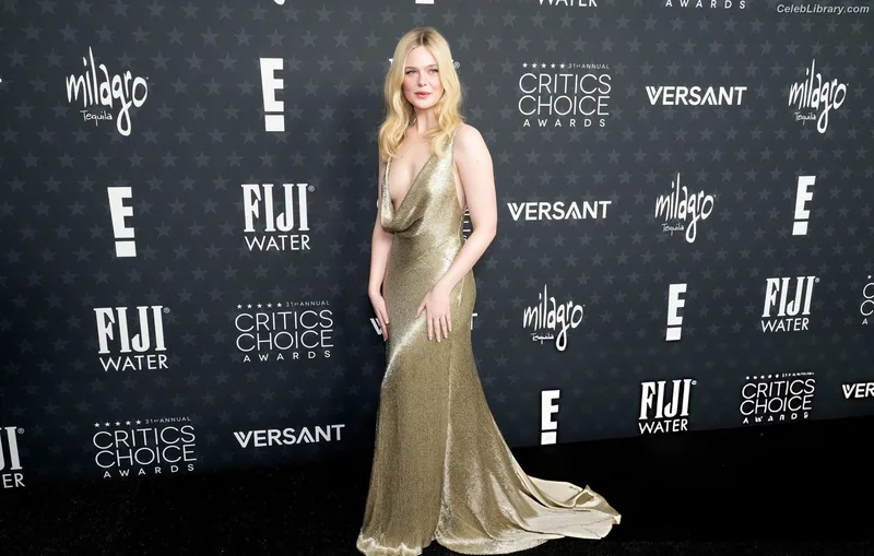 Elle Fanning photo 8 of 4114