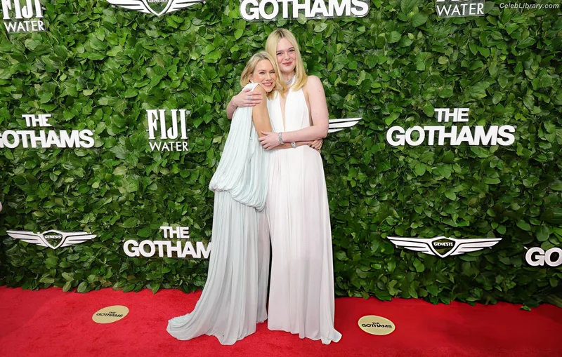 Elle Fanning photo 10 of 4114