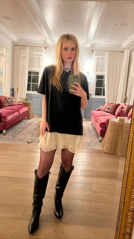 Elle Fanning photo 21 of 4114