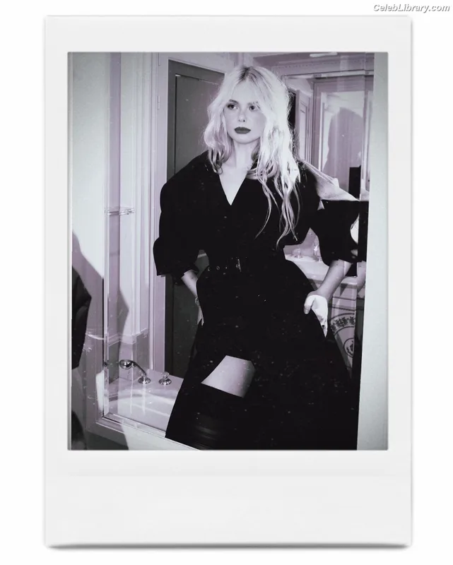 Elle Fanning photo 4 of 4114