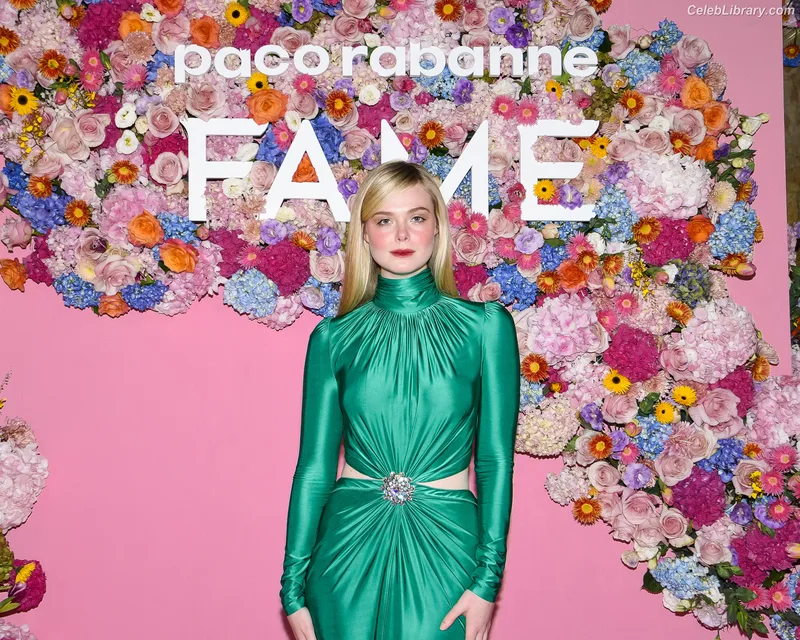 Elle Fanning photo 8 of 4114