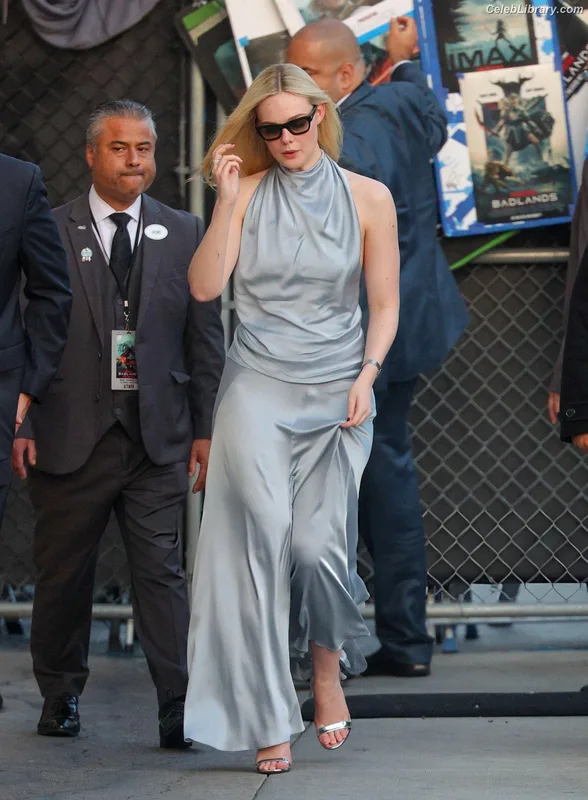 Elle Fanning photo 6 of 4114