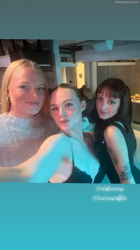 Elle Fanning photo 13 of 4114