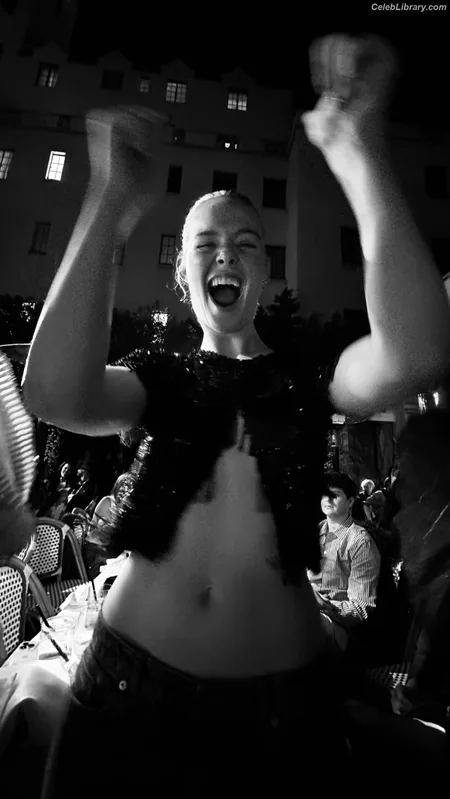 Elle Fanning photo 3 of 4114