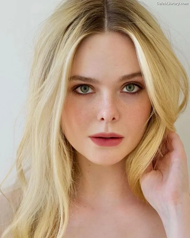 Elle Fanning photo 6 of 4114