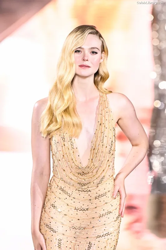 Elle Fanning photo 14 of 4114