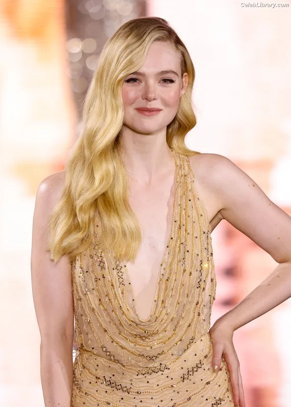 Elle Fanning photo 7 of 4114