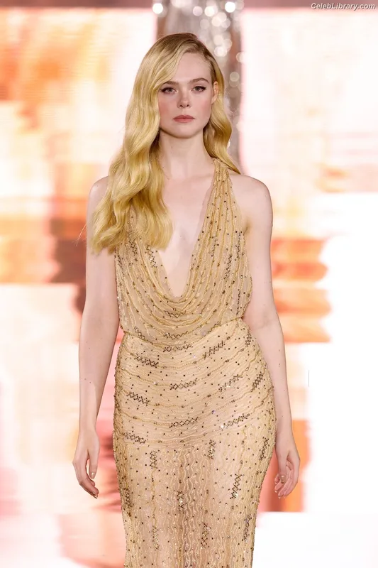 Elle Fanning photo 8 of 4114