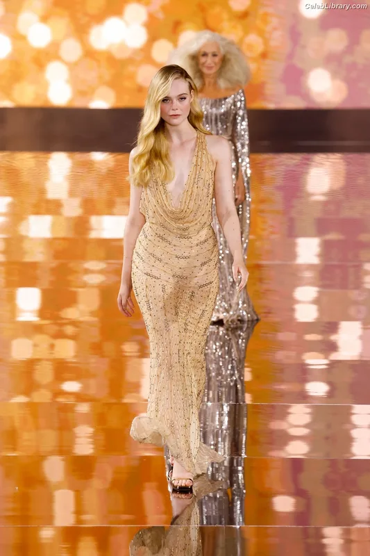 Elle Fanning photo 12 of 4114