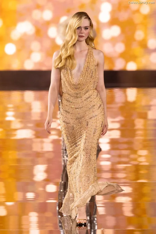 Elle Fanning photo 22 of 4114