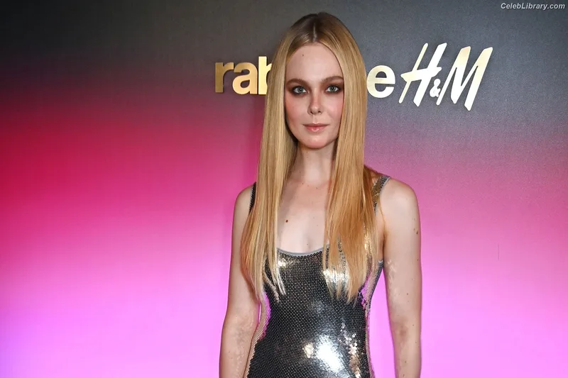 Elle Fanning photo 16 of 4114