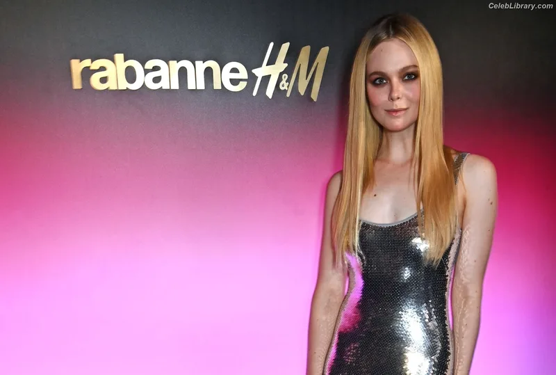 Elle Fanning photo 17 of 4114