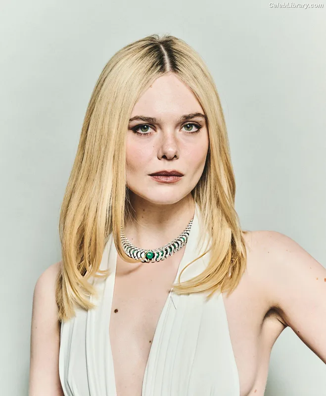 Elle Fanning photo 5 of 4114
