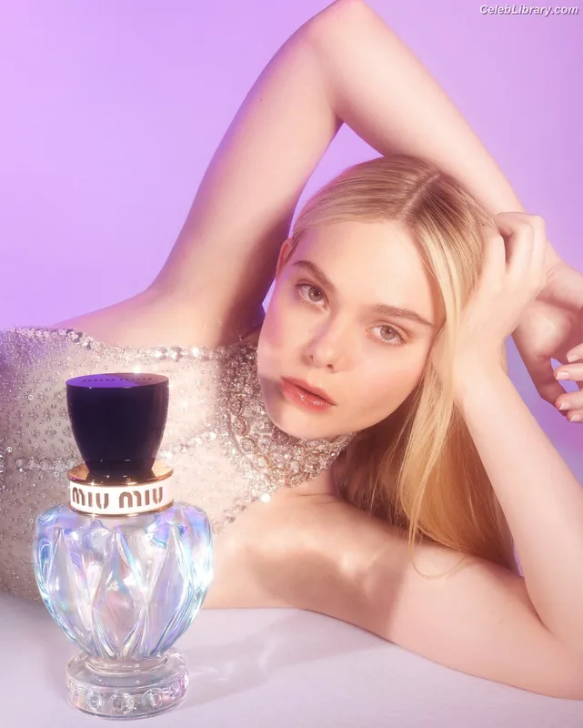 Elle Fanning photo 13 of 4114