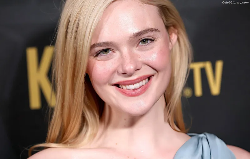 Elle Fanning photo 20 of 4114