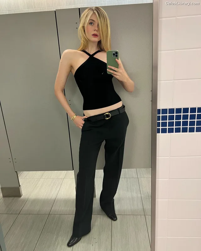 Elle Fanning photo 4 of 4114