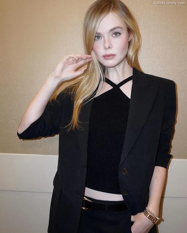 Elle Fanning photo 5 of 4114