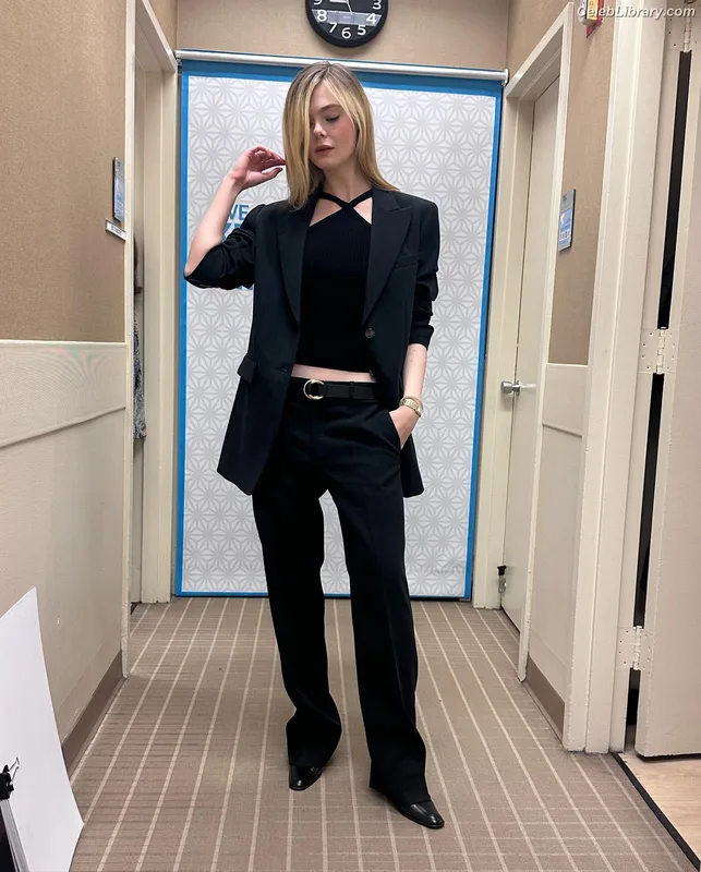Elle Fanning photo 6 of 4114
