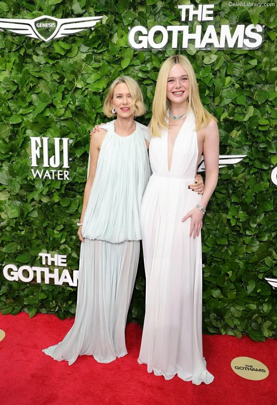 Elle Fanning photo 22 of 4114