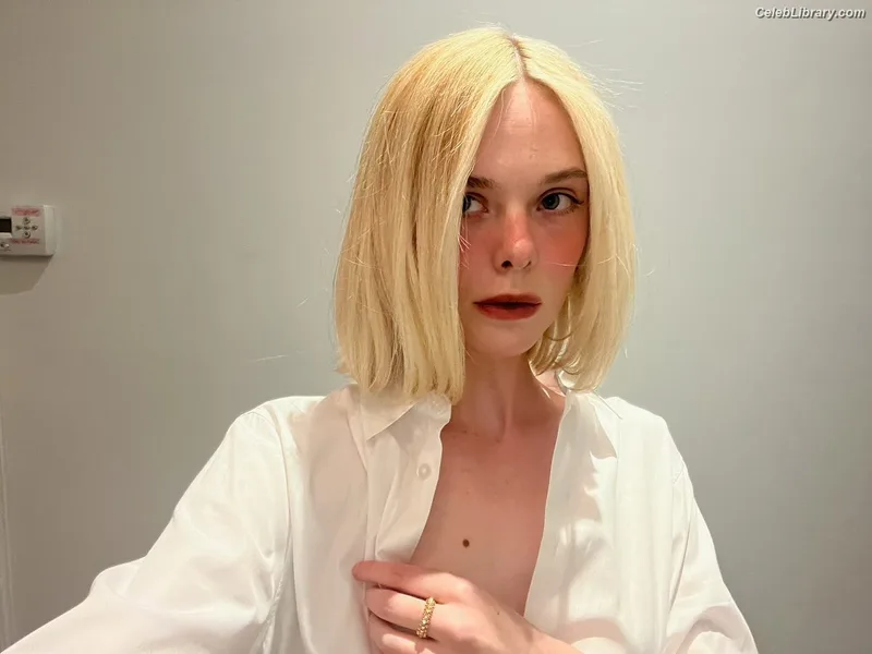 Elle Fanning photo 7 of 4114