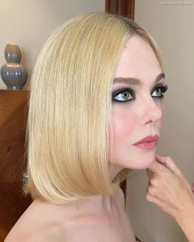 Elle Fanning photo 21 of 4114