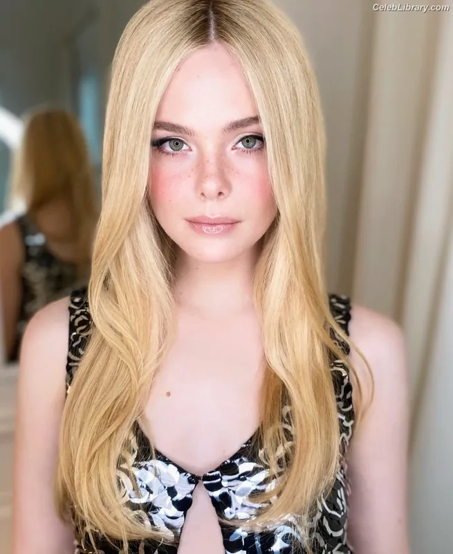 Elle Fanning photo 1 of 4114