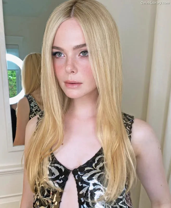 Elle Fanning photo 2 of 4114