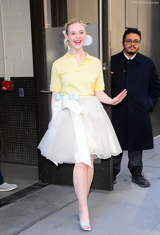 Elle Fanning photo 14 of 4114