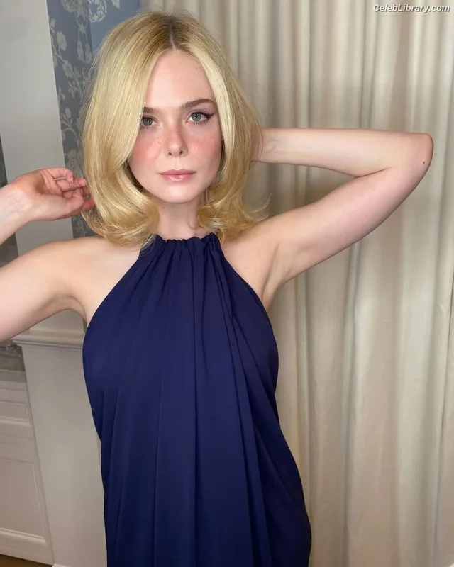Elle Fanning photo 2 of 4114