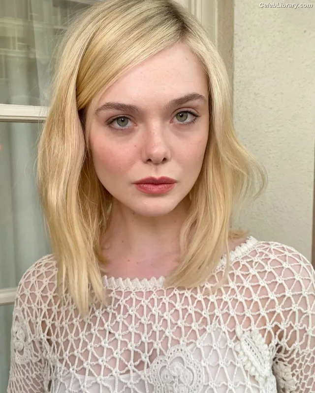 Elle Fanning photo 3 of 4114
