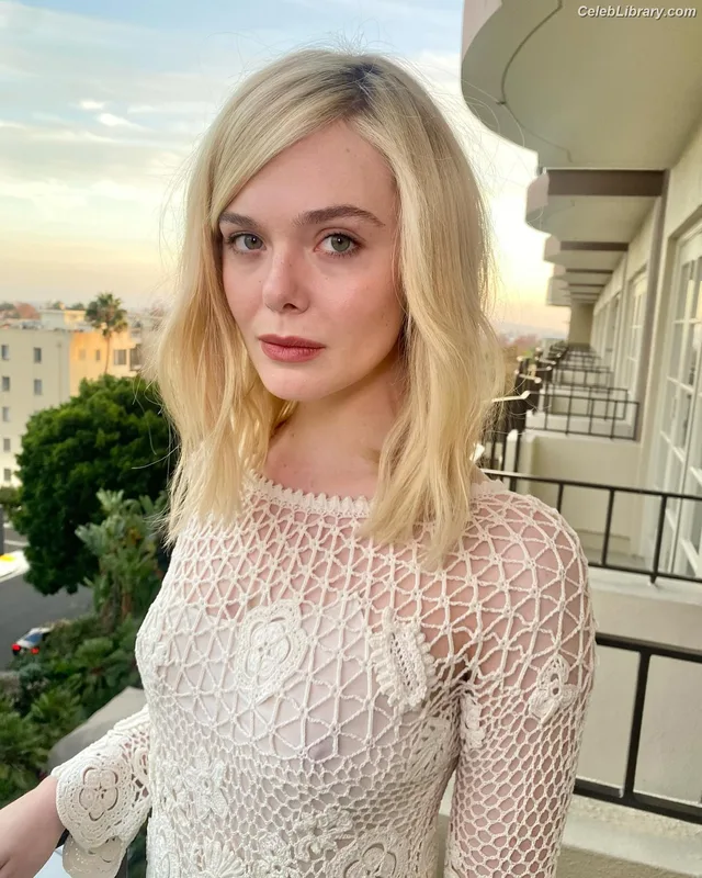 Elle Fanning photo 8 of 4114