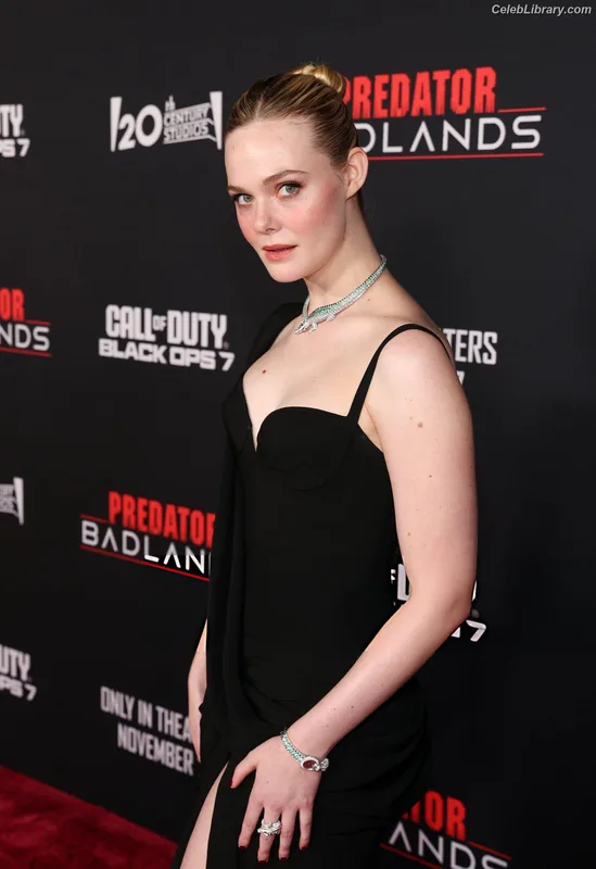 Elle Fanning photo 14 of 4114