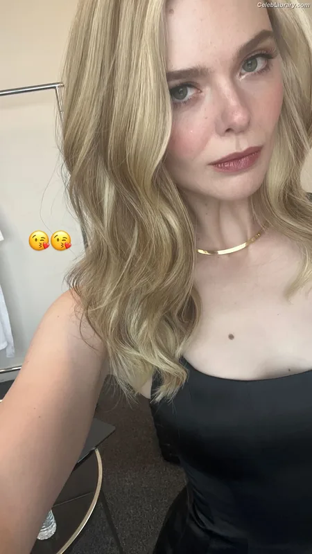 Elle Fanning photo 18 of 4114