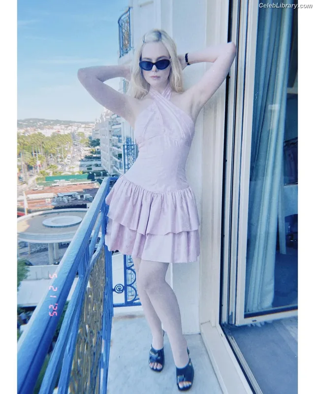 Elle Fanning photo 3 of 4114